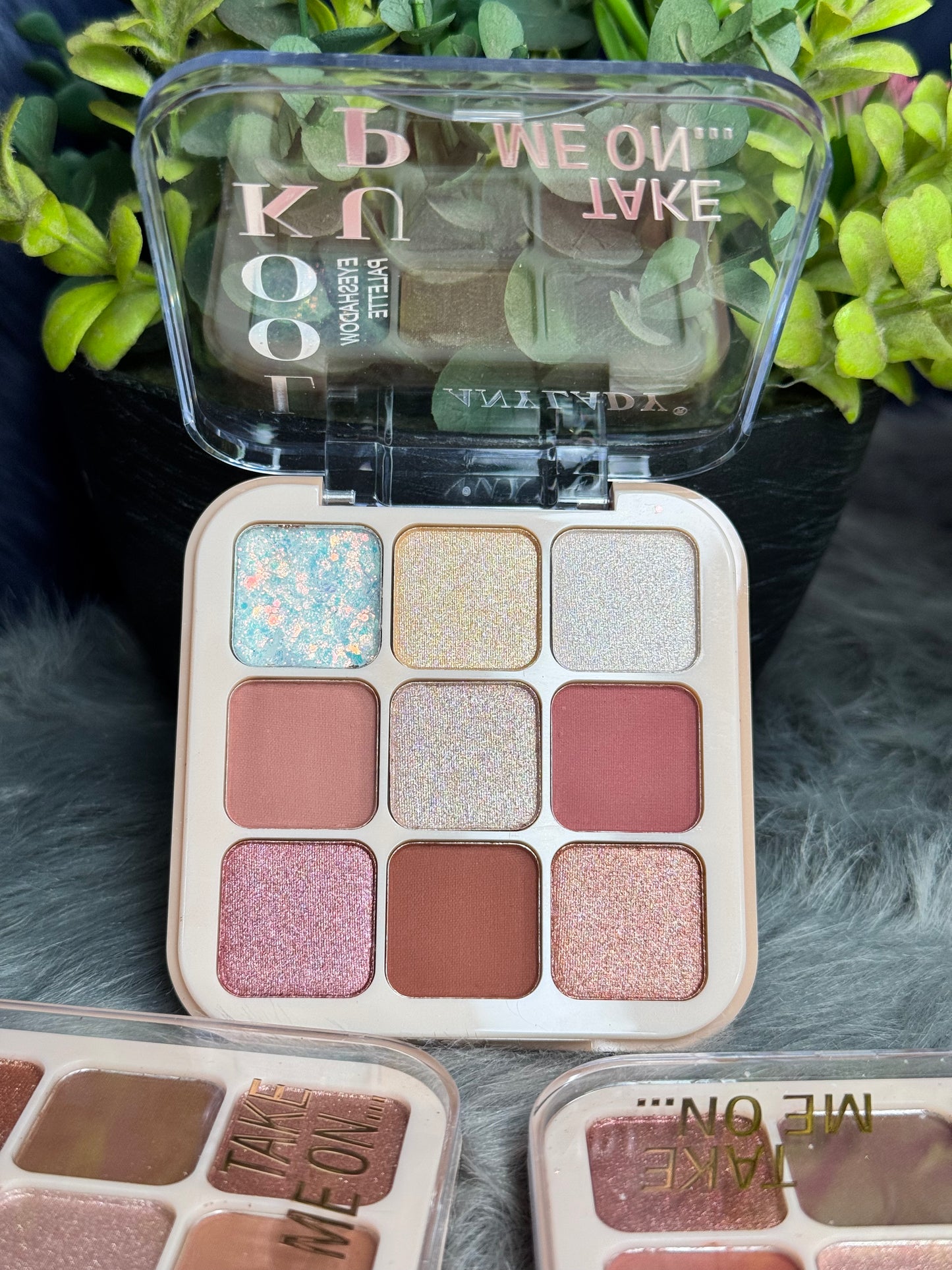 9 Color Eyeshadow Palette - Neutral Shades for Everyday & Evening Looks - Anylady