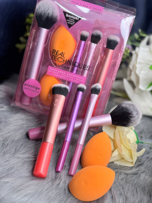 Real Techniques Makeup Brush - Professional Quality Beauty Tool