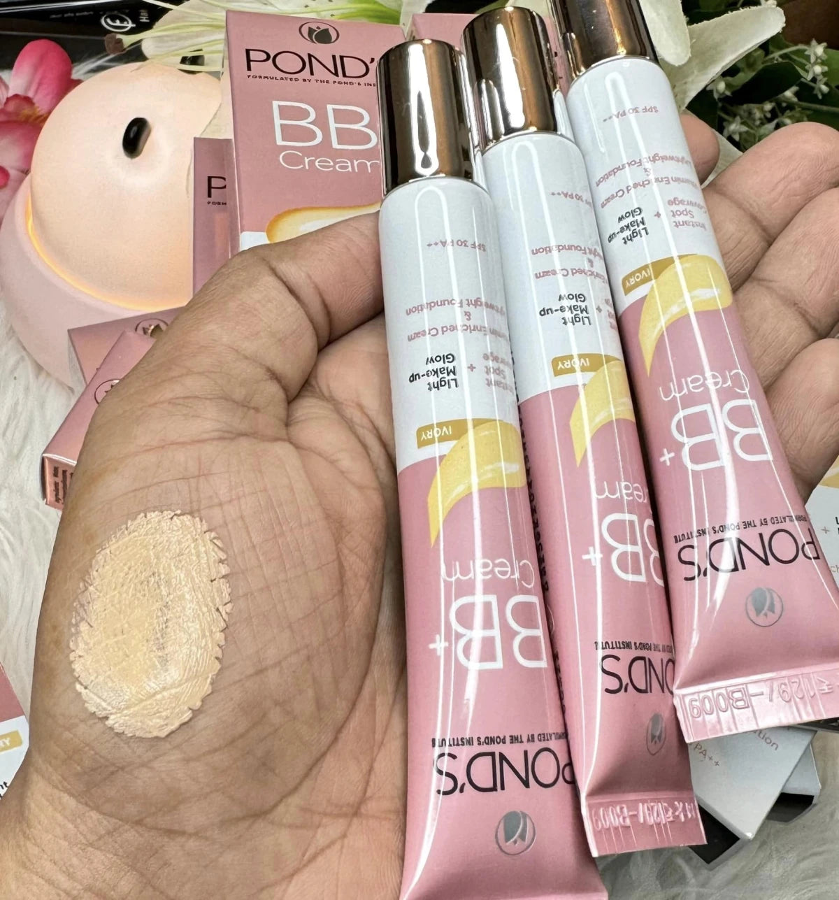 Pond's BB Cream Instant Spot Coverage + Light Make-up Glow Ivory